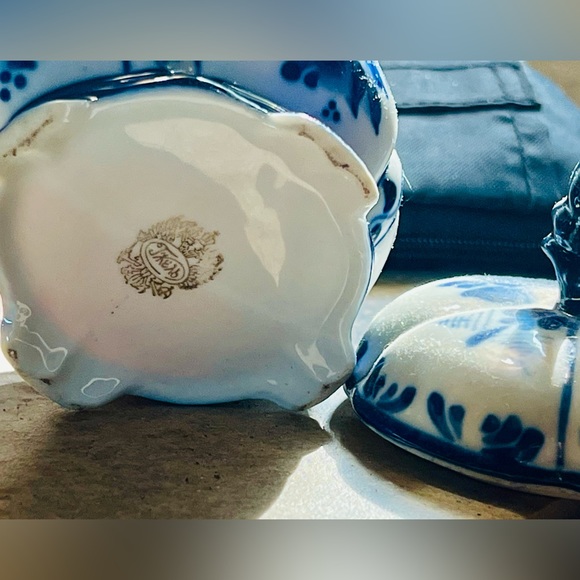 Antique trinkets box - Picture 2 of 2